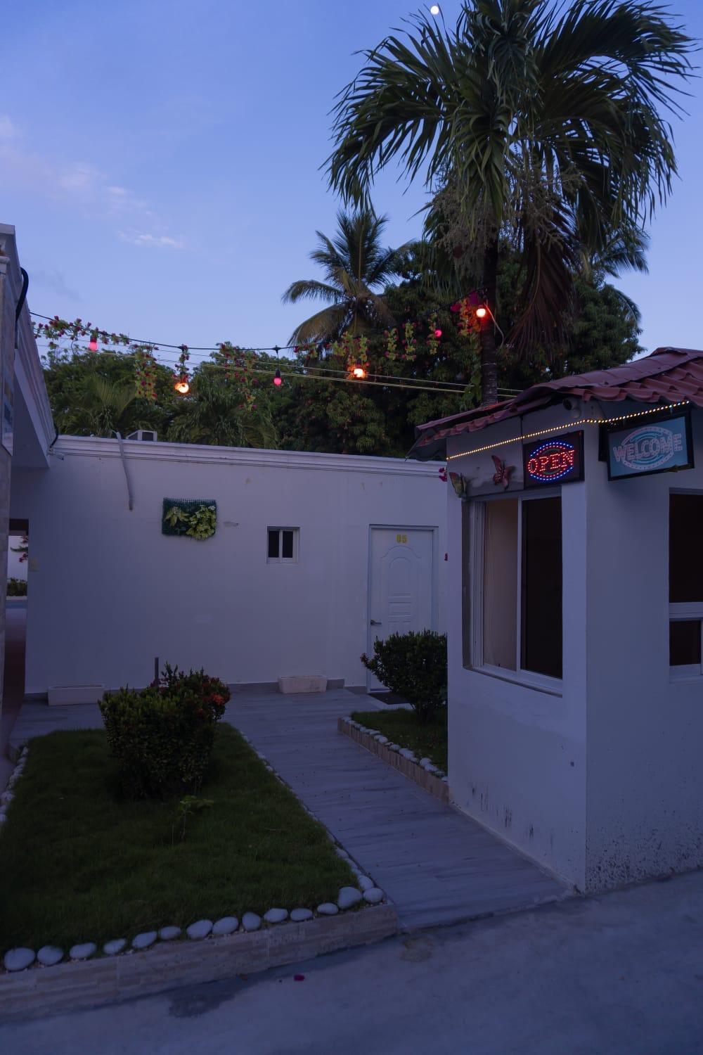 Hotel1325 Bani Exterior photo