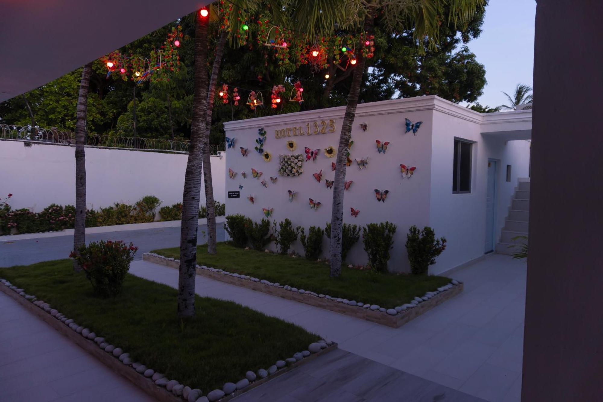 Hotel1325 Bani Exterior photo